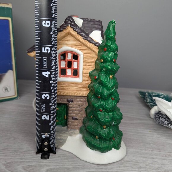 Vintage 1995 Christmas Valley Original Collectors Series Light Up Ceramic House - Picture 15 of 16